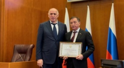 Заур Аскендеров отмечен Почетной грамотой Правительства Дагестана и медалью от ФССП России