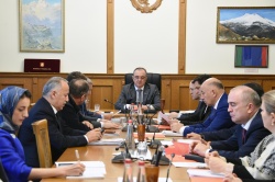 В Народном Собрании Дагестана рассмотрели поправки в бюджет республики на 2026 год и плановый период